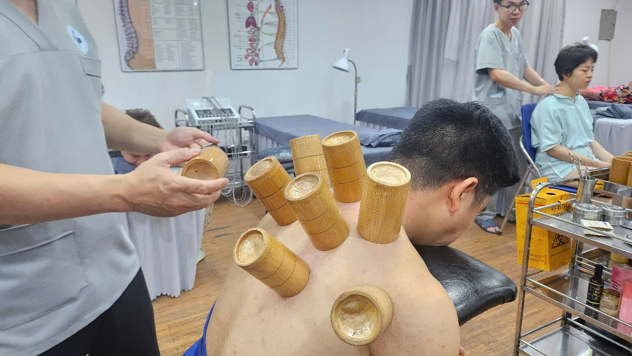 Giác hơi tại Phòng khám Minh Phương